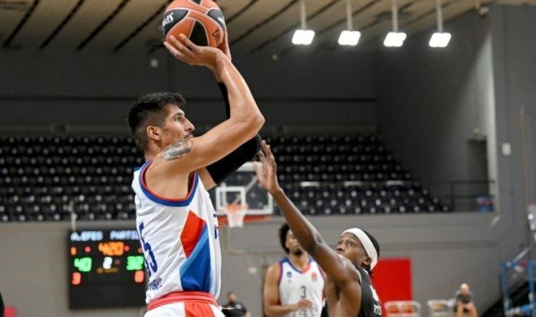 Anadolu Efes, Partizan'ı 1 sayı farkla geçti!