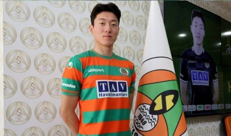 Alanyaspor, Ui-jo Hwang ile bir yıllık sözleşme imzaladı