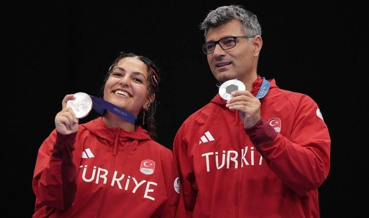 Yusuf Dikeç'ten çok tartışılan fotoğrafa yanıt: 'Çizgim bu ülkeye hizmet etmek'