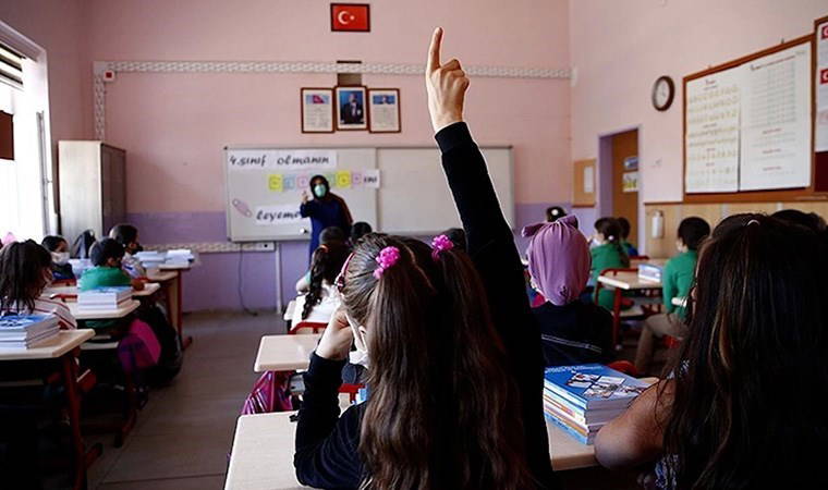 İPA Başkanı Buğra Gökce, her 3 öğrenciden birinin okula aç gittiğini açıkladı
