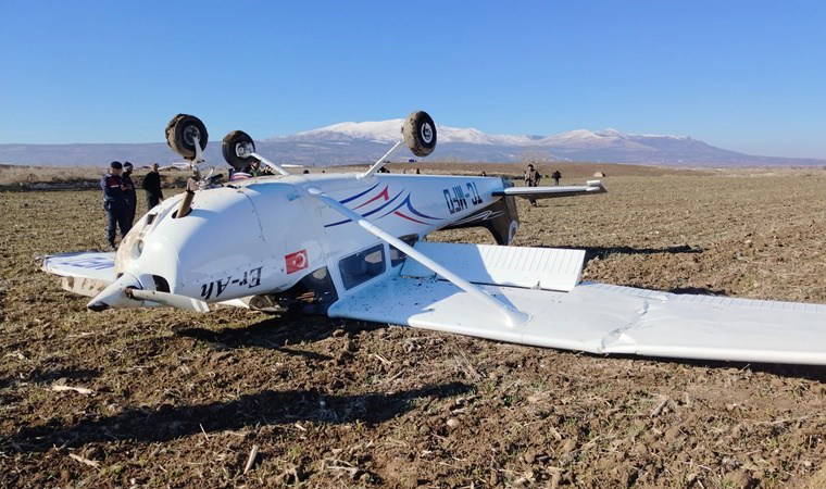 Son dakika... Eğitim uçağı Denizli'de sert iniş yaptı