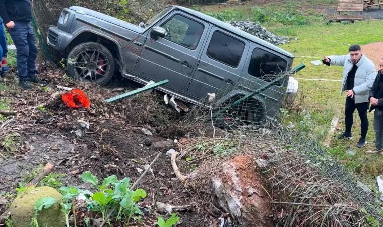 Sarıyer’de İranlı iş insanının ciple seyyar satıcıya çarpıp mesire alanına uçtu!