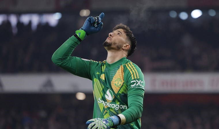 'Manchester United'in kahramanı oldu'