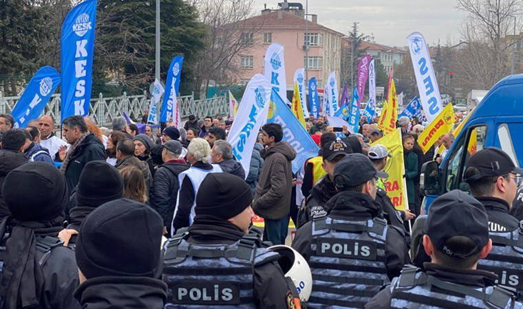 Kamu emekçileri Türkiye genelinde iş bıraktı: Bakanlığın kapısına dayandılar