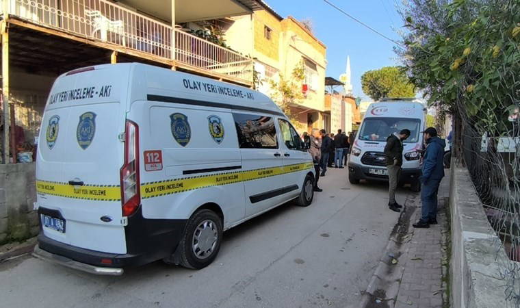 Adana'da sabaha karşı dehşet: Evde boğazları kesilmiş halde bulundular!