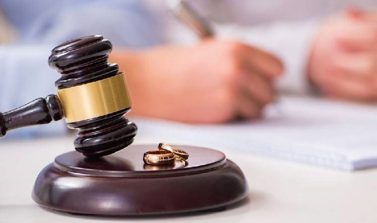 Mahkemeden emsal karar: Eski eş ile görüşme boşanma nedeni sayıldı!