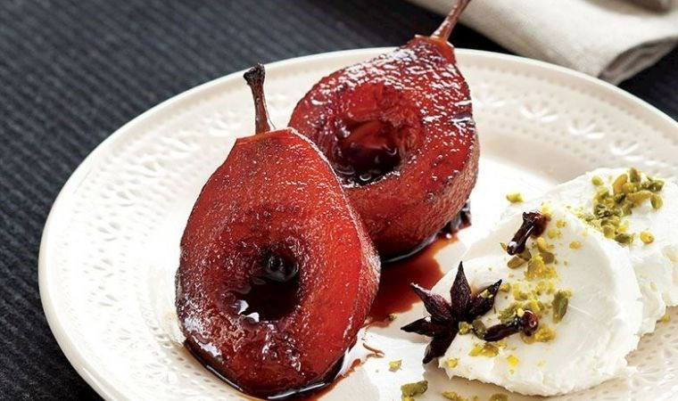 Hem pratik hem de leziz bir tatlı: Pekmezli armut tatlısı tarifi