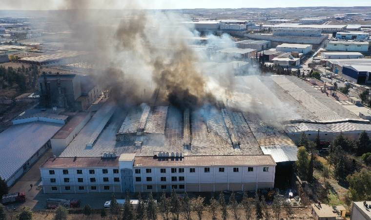 Şanlıurfa'daki tekstil fabrikasında korkutan yangın!