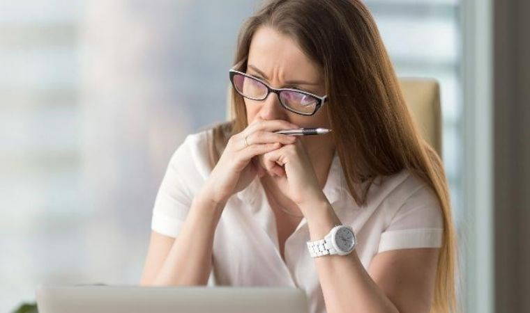 Kadınlarda daha sık rastlanıyor, iş hayatını olumsuz etkiliyor: Uzun Gelincik Sendromu nedir? Uzun Gelincik Sendromu'ndan korunmanın yolları nelerdir?