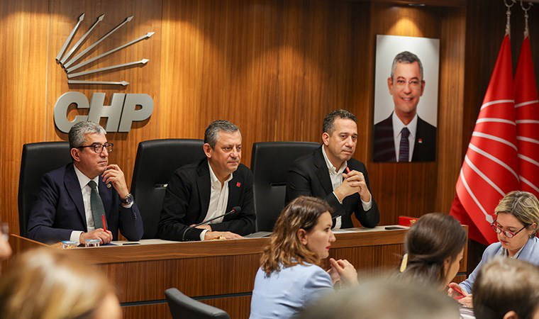 'Korkmuyorsan sandığa gel'