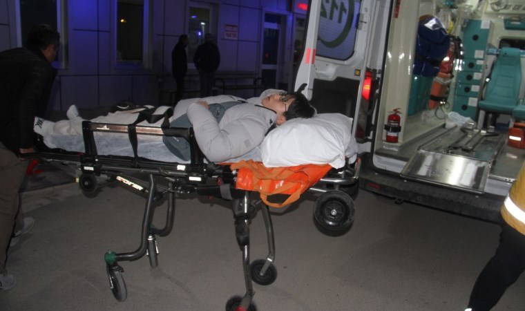 Konya'da otomobil, Koreli turistleri taşıyan minibüsle çarpıştı: 2 ölü