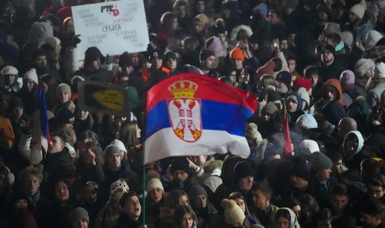 Sırbistan'da öğrenciler protesto düzenledi