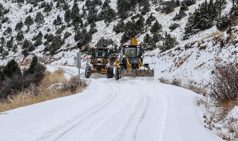Van'da 255 yerleşim yeri ulaşıma kapandı