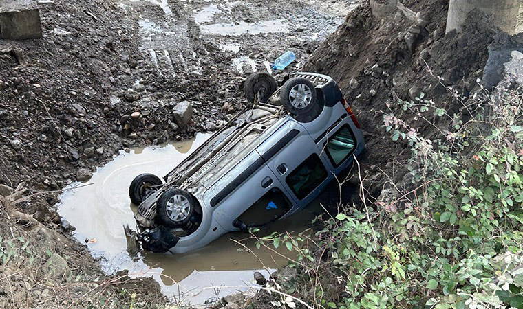 Kastamonu'da hafif ticari araç dere yatağına düştü: Yaralılar var!