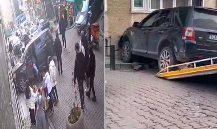 Beşiktaş'ta faciadan dönüldü... Yokuştan kayan cip evin korkuluklarına çarptı