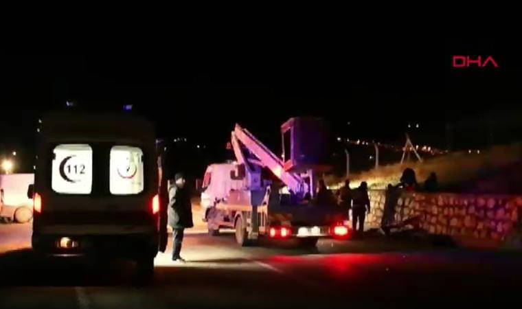 Adıyaman'da minibüs ile kamyonet çarpıştı: Yaralılar var!