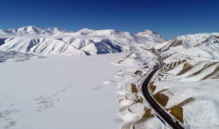 En düşük sıcaklık Van'da ölçüldü: Zernek Baraj Gölü buz tuttu