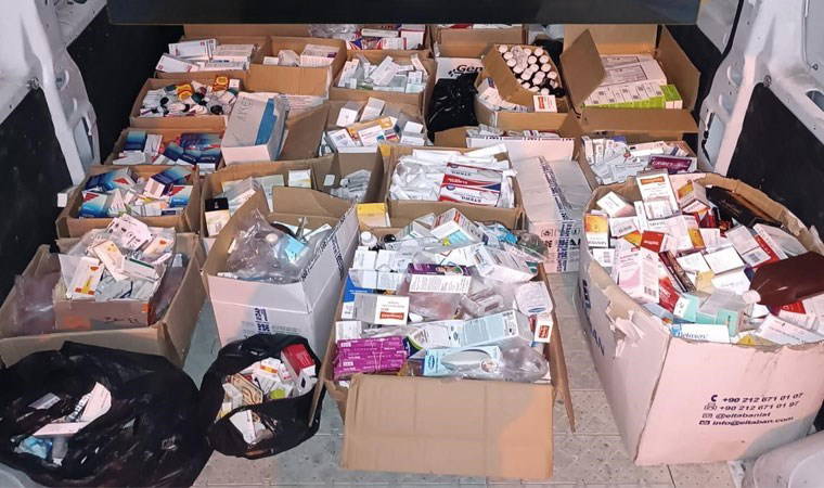 Ağrı kesiciler, antibiyotikler ve cinsel içerikli ilaçlar... Reçeteye tabi bin 314 kutu ilaç ele geçirildi