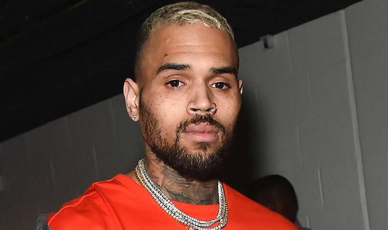 Chris Brown'dan Warner Bros'a 500 milyon dolarlık dava:  'Belgesel beni bir seri tecavüzcü olarak gösteriyor'