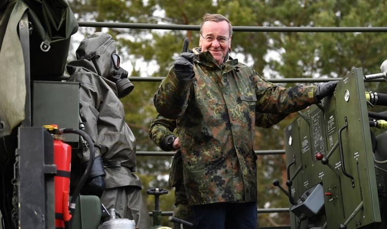 Alman bakan tarih verdi: NATO ile Rusya karşı karşıya mı geliyor?