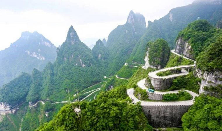 Bu yollardan geçmek büyük cesaret ister: Dünyanın en tehlikeli 8 karayolu