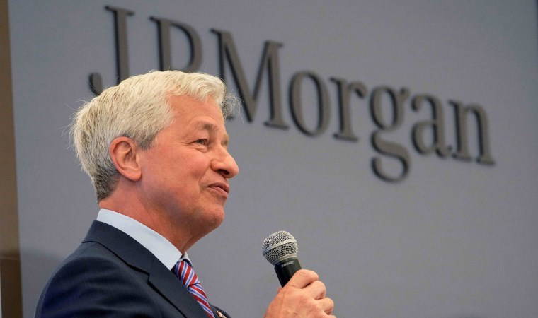 Dev bankanın CEO'sundan borsa uyarısı: 'Olumsuzluklar sizi şaşırtabilir'