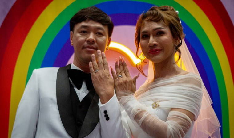 'Tarihi' evlilik yasası yürürlüğe girdi: Yüzlerce eşcinsel çift evlendi