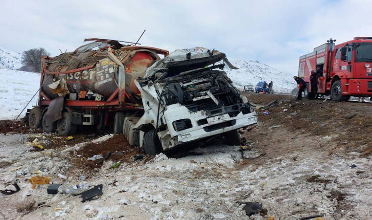 Direksiyon hakimiyetini kaybetti! Kahramanmaraş'ta 'yakıt tankeri' devrildi: 1 yaralı