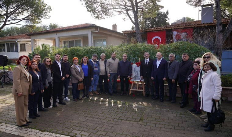 Uğur Mumcu Ayvalık’taki evinin önünde anıldı