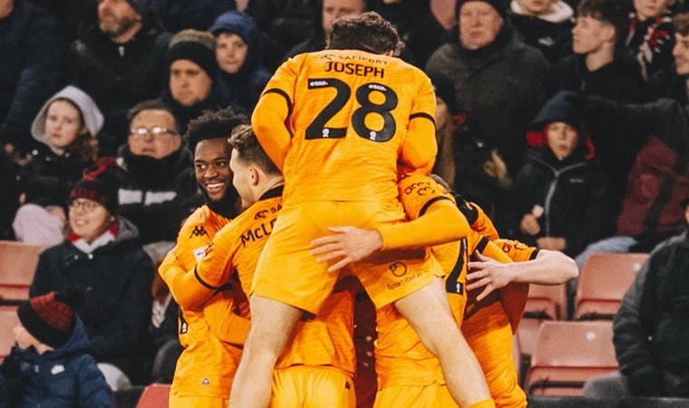Hull City, deplasmanda Sheffield'i rahat geçti
