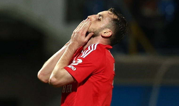 Benfica son 4 maçta 3. yenilgisini yaşadı