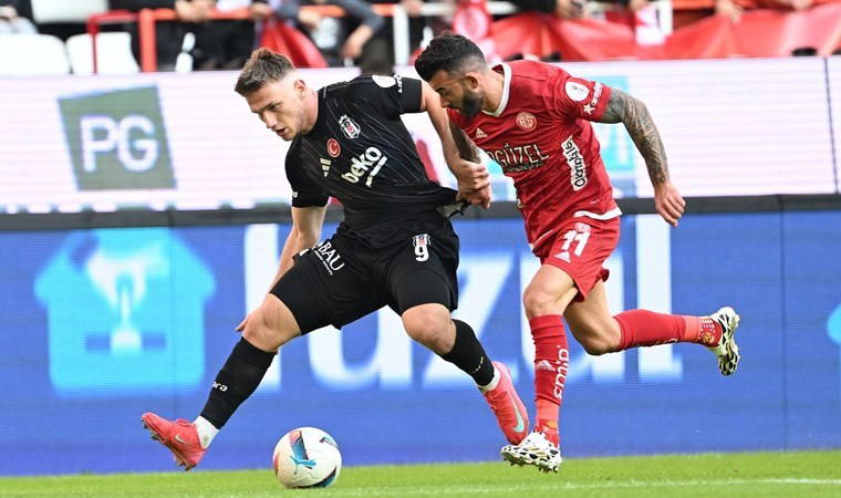 Antalya'da puanlar paylaşıldı: Solskjaer, lige beraberlikle başladı! Antalyaspor 1-1 Beşiktaş