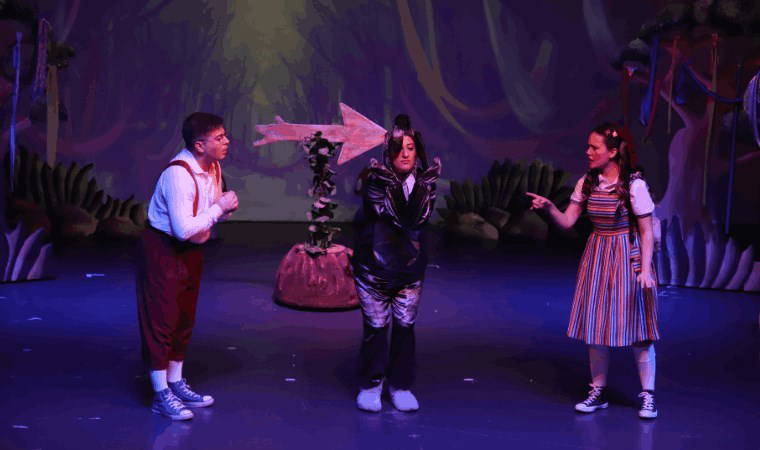 SAMDOB 'Okulumuz Orman' oyununu sahneledi