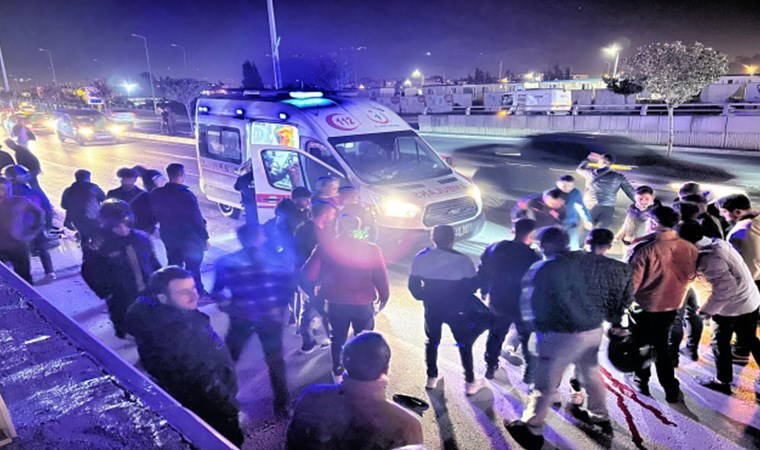 Hatay'da motosiklet 3 yayaya çarptı: Kadın hayatını kaybetti!
