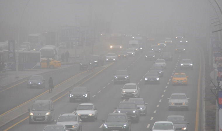 Ankara’da sis etkili oldu: Görüş mesafesi düştü!