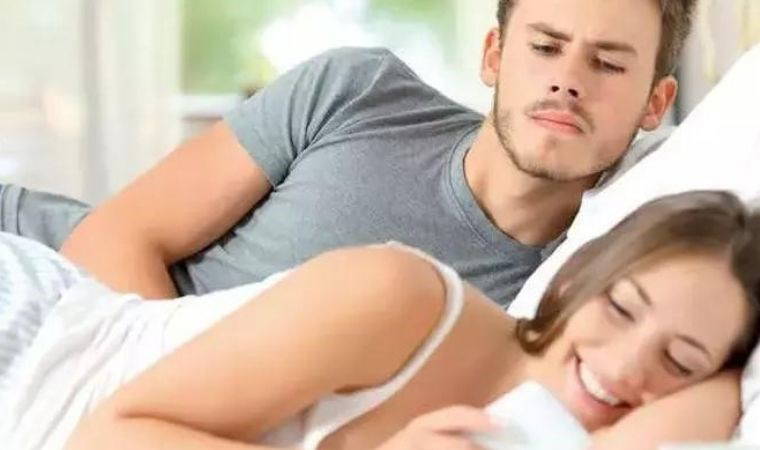 Kıskançlıkta çığır açan 4 burç: Bu burçlar sevdiklerini kaybetme korkusuyla yaşıyor