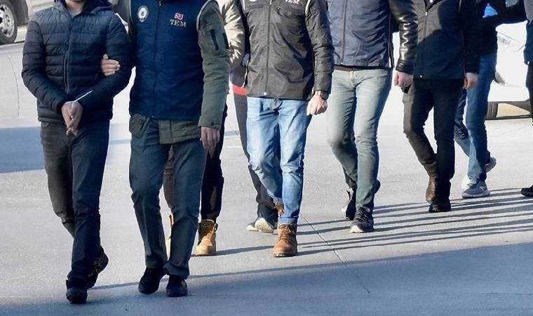 İzmir'de FETÖ operasyonu: 13 zanlı hakkında yakalama kararı!