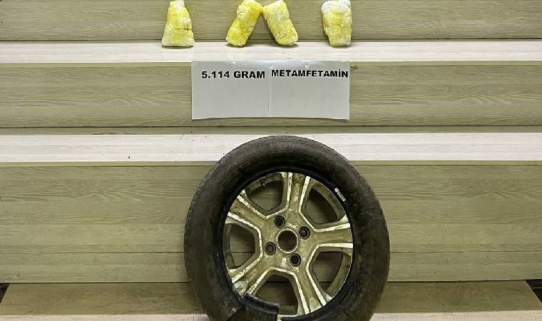 Otomobilin lastiğine uyuşturucu saklamışlar: 2 şüpheli tutuklandı!