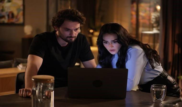 Birkan Sokullu ve Esra Bilgiç'i buluşturan 'Zamanın Kapıları'dan ikinci sezon geliyor