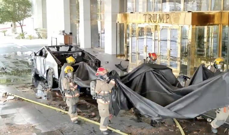 Trump'ın otelinin önünde Tesla patladı