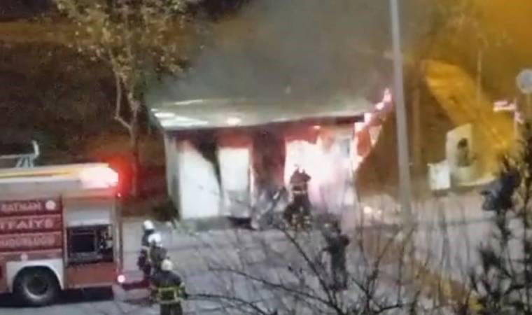 Şoförlerin kaldığı kulübe kundaklandı