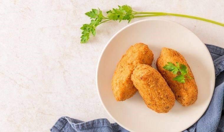 Portekiz mutfağının enfes lezzeti: Bolinhos de Bacalhau tarifi