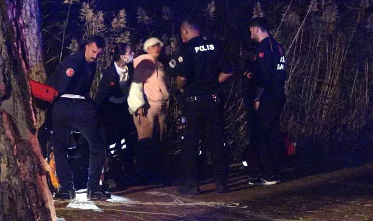 Antalya'da panik anları! Bataklıkta 4 saat mahsur kaldı, vinçle kurtarıldı