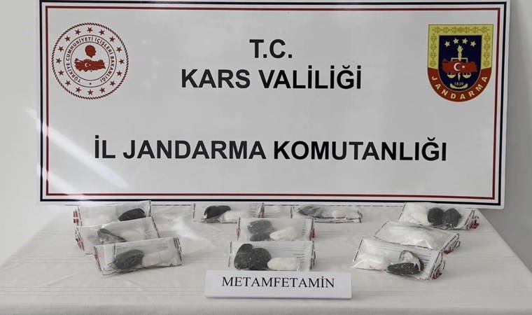 Muayenede ortaya çıktı: Kars'ta İranlı yolcunun makatından 'uyuşturucu' çıktı