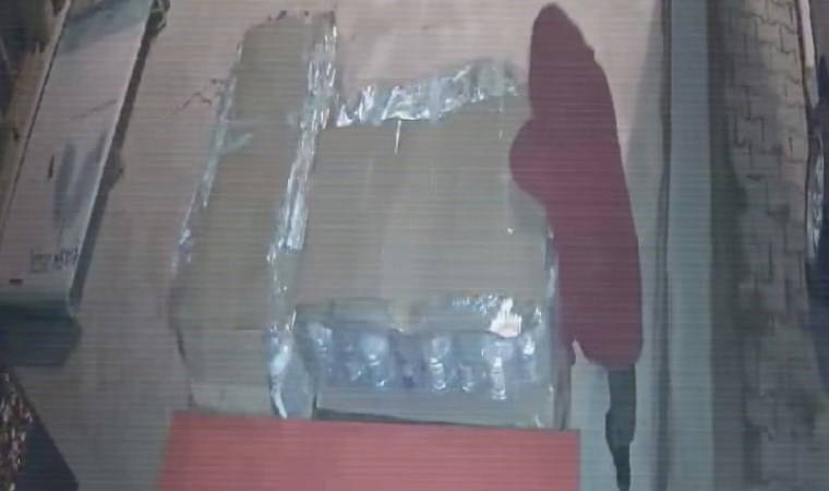 8 şişe su çalan kadına market sahibinden çağrı: 'Suları taşı, bedava veririm'