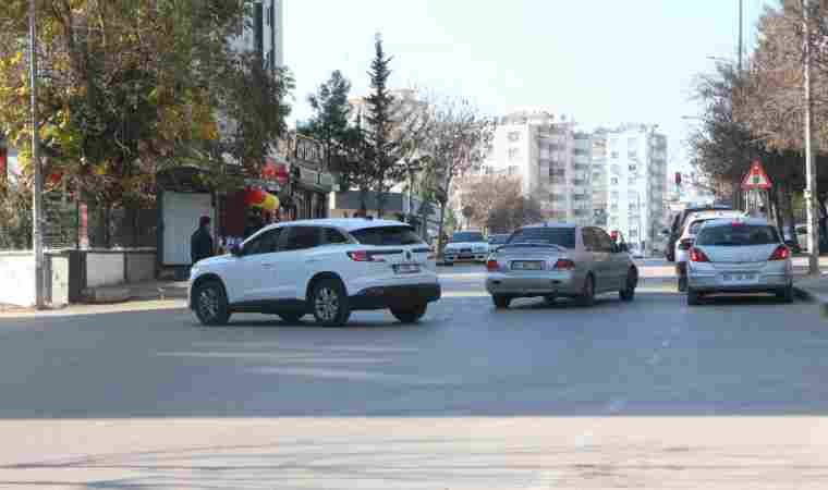 Sürekli kazaların yaşandığı kavşağa 'kasis' isteği