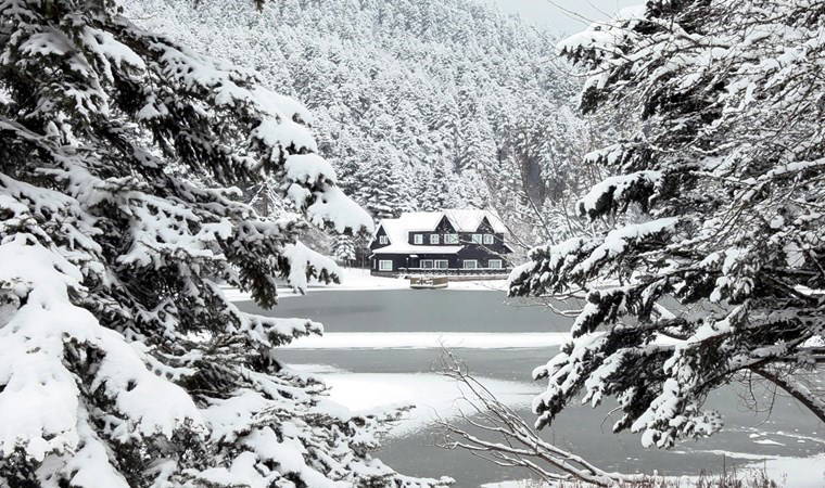 Gölcük Tabiat Parkı’nda kar manzarası