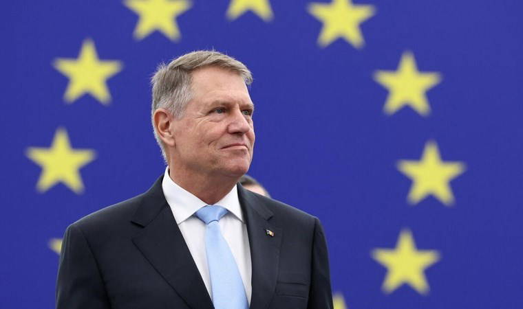 Romanya Cumhurbaşkanı Iohannis istifa etti