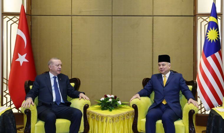 AKP'li Cumhurbaşkanı Erdoğan, Perak Sultanı Nazrin Şah ile görüştü