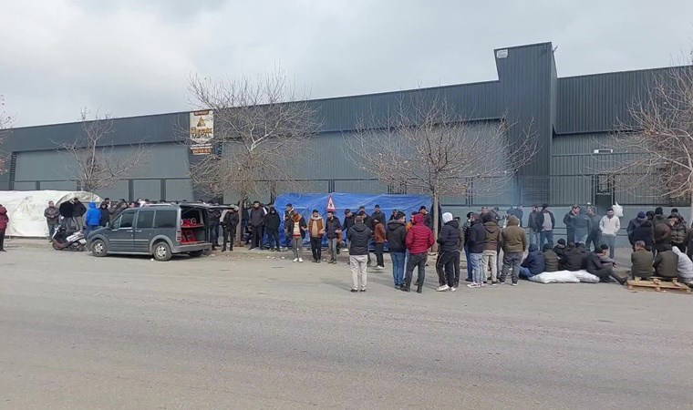 3 fabrikada 2 bin işçi grevde: ‘Madem üretim yok, neden işçiyi pazar günü zorla çalıştırıyorsun?’